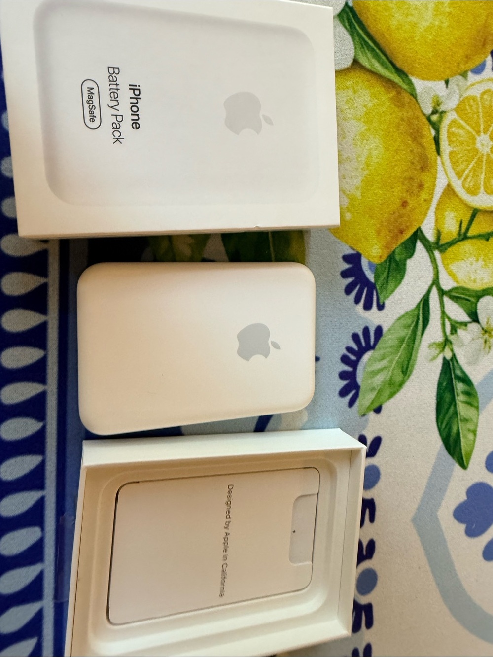 Apple IPhone Battery Pack. MagSafe MJWY3AM/A EUC model A2384 - Picture 10 of 13